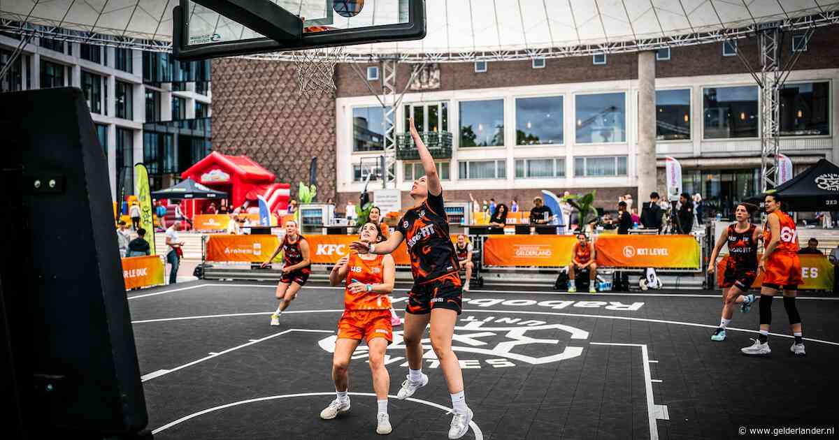 Basketballen (3x3) op Arnhemse markt met een olympisch kampioen: ‘Generaties inspireren’