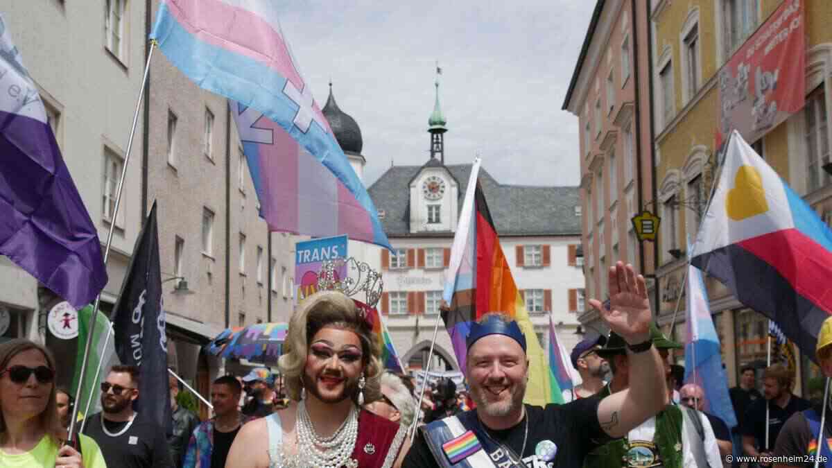 Zeichen für Vielfalt und queere Community: Der CSD in Rosenheim in Bildern