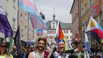 Zeichen für Vielfalt und queere Community: Der CSD in Rosenheim in Bildern