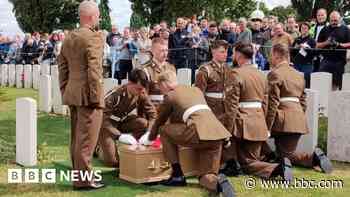 Unknown WW1 gunners laid to rest in special ceremony