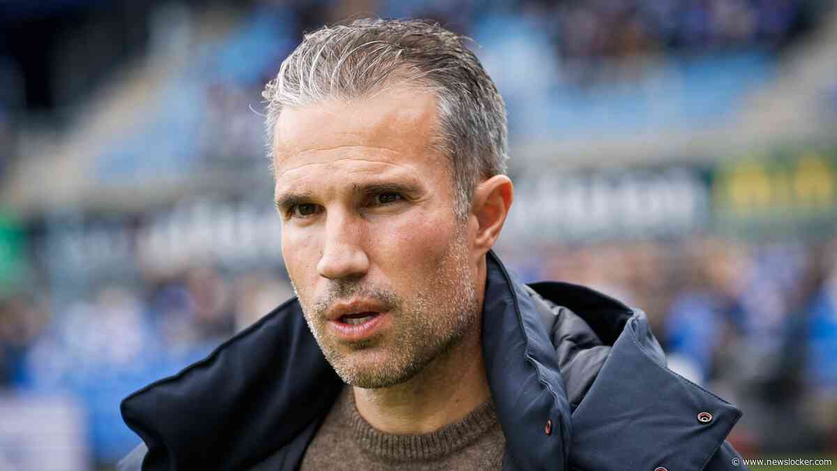 Nieuwe directie Feyenoord stopt per direct met Robin van Persie