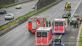 Vollsperrung nach Unfall auf A1: Hubschrauber landet auf Hamburger Autobahn