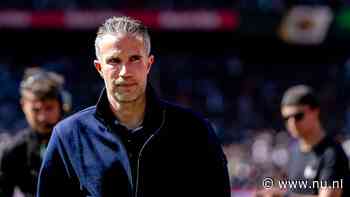 Robin van Persie door nieuwe clubleiding ontslagen als trainer van Feyenoord