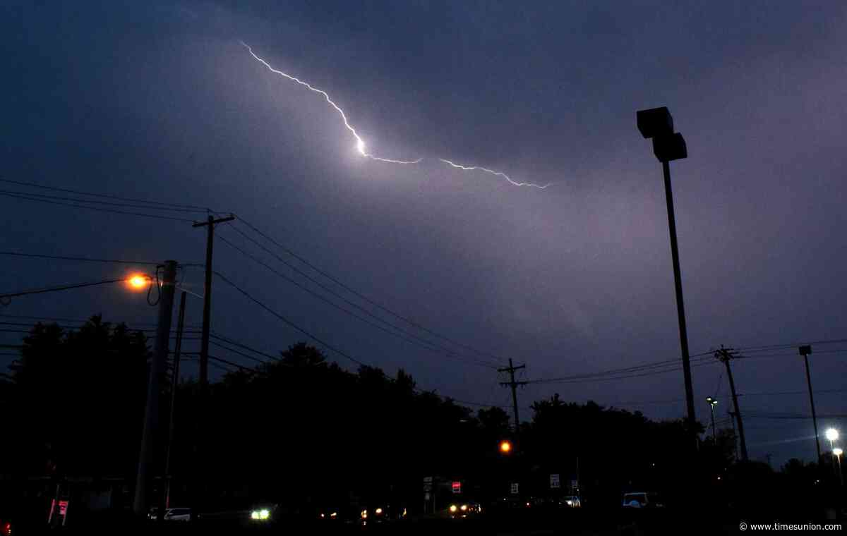 Thunderstorm capsizes sailboat, leaves thousands without power