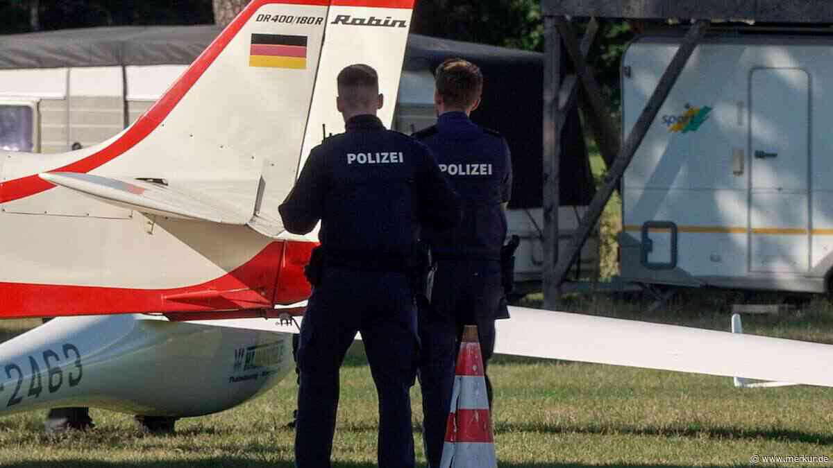 Pilot stirbt in Bayern bei Flugunfall: Segelflugzeug durch Absturz komplett zertrümmert