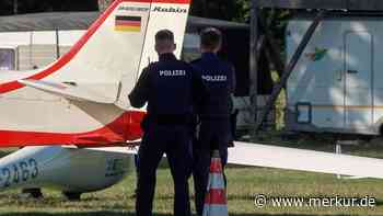 Pilot stirbt in Bayern bei Flugunfall: Segelflugzeug durch Absturz komplett zertrümmert