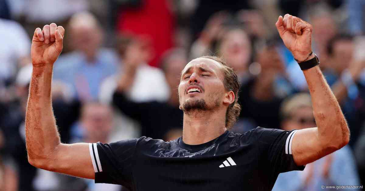 Alexander Zverev eindelijk verlost van Grand Slam-vloek: Duitser verslaat Flavio Cobolli in spannende vijfsetter