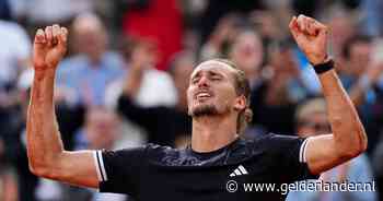 Alexander Zverev eindelijk verlost van Grand Slam-vloek: Duitser verslaat Flavio Cobolli in spannende vijfsetter