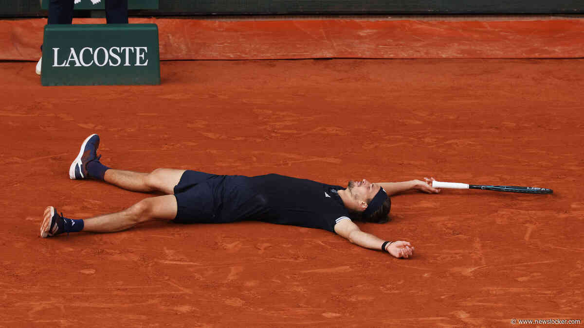 Alexander Zverev verslaat Flavio Cobolli in zinderende Roland Garros-finale en pakt eerste grandslamtitel in zijn carrière