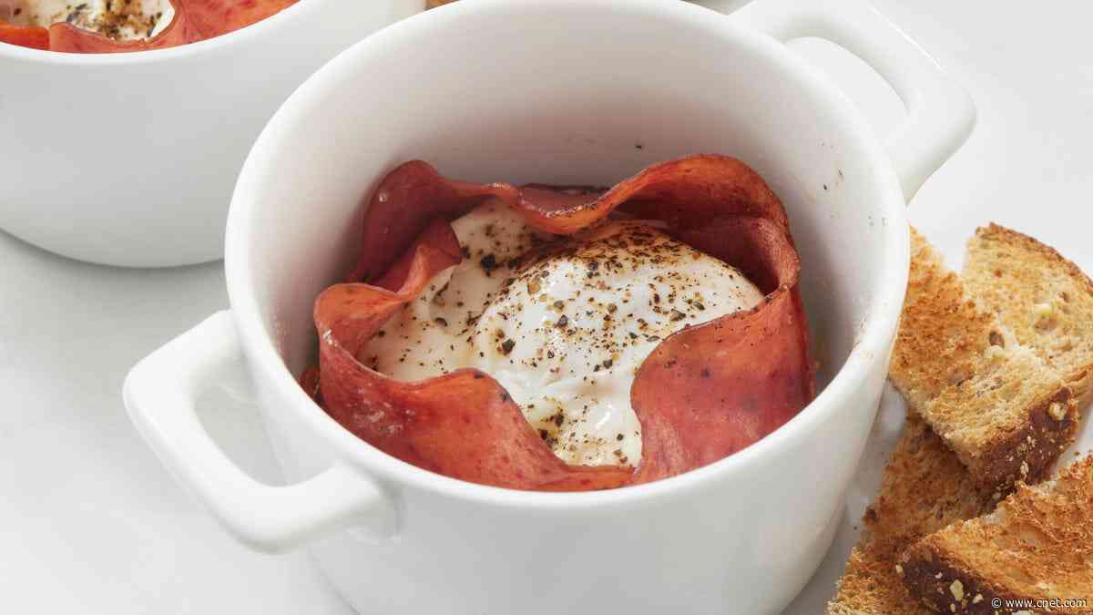 This 60-Second Microwave Method Is the Only Way I Make Poached Eggs Now