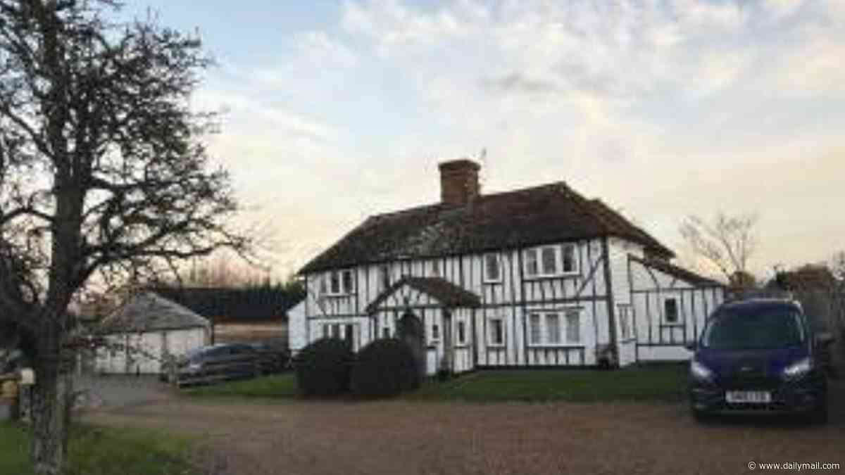 Bake Off's Paul Hollywood reheats his war with neighbours over plans to build a walled kitchen at his £1million 18th-century farmhouse