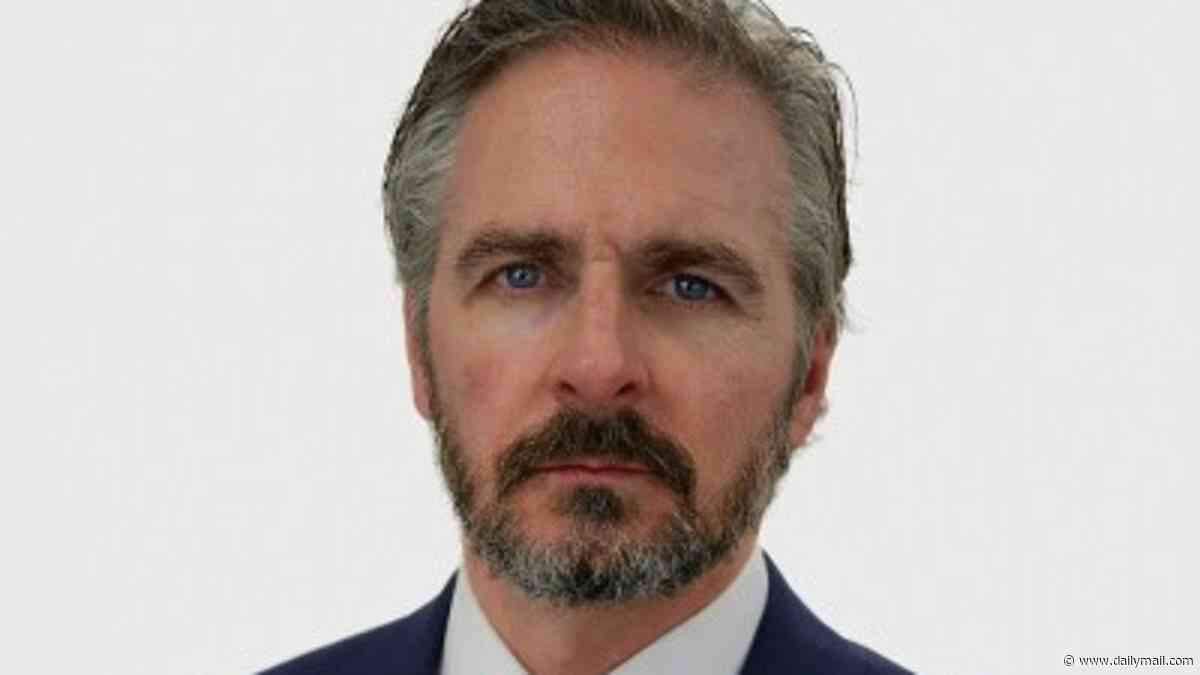 The Met Police inspector sacked for keeping naked pictures of junior colleague on work phone