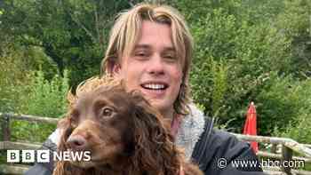 He-Man star takes shine to dog on Devon film set