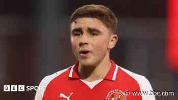 Fleetwood's Neal signs two-year contract extension