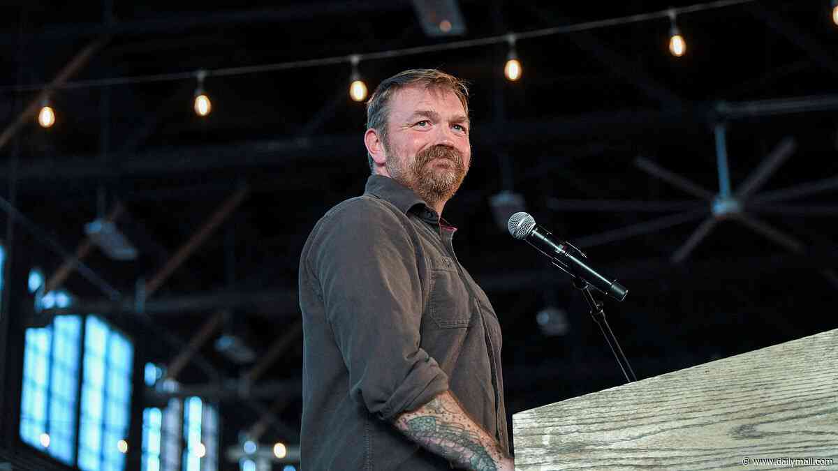 Sexting Senate hopeful Graham Platner's shameful acts 'didn't come as a surprise to a lot of the folks in Maine,' according to fellow Democrat who is STILL standing by him