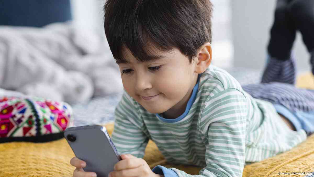 Parents could be warned against buying a mobile phone for their children until they start secondary school