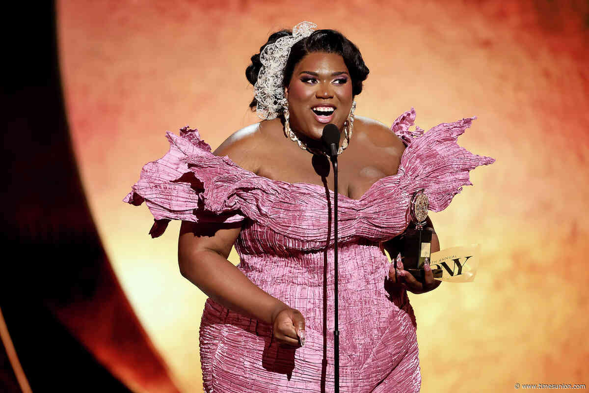 Live updates: 'Cats,' 'Schmigadoon!' win first 2026 Tony Awards of the night