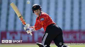 Somerset beat Bears to boost Women's T20 Blast finals bid