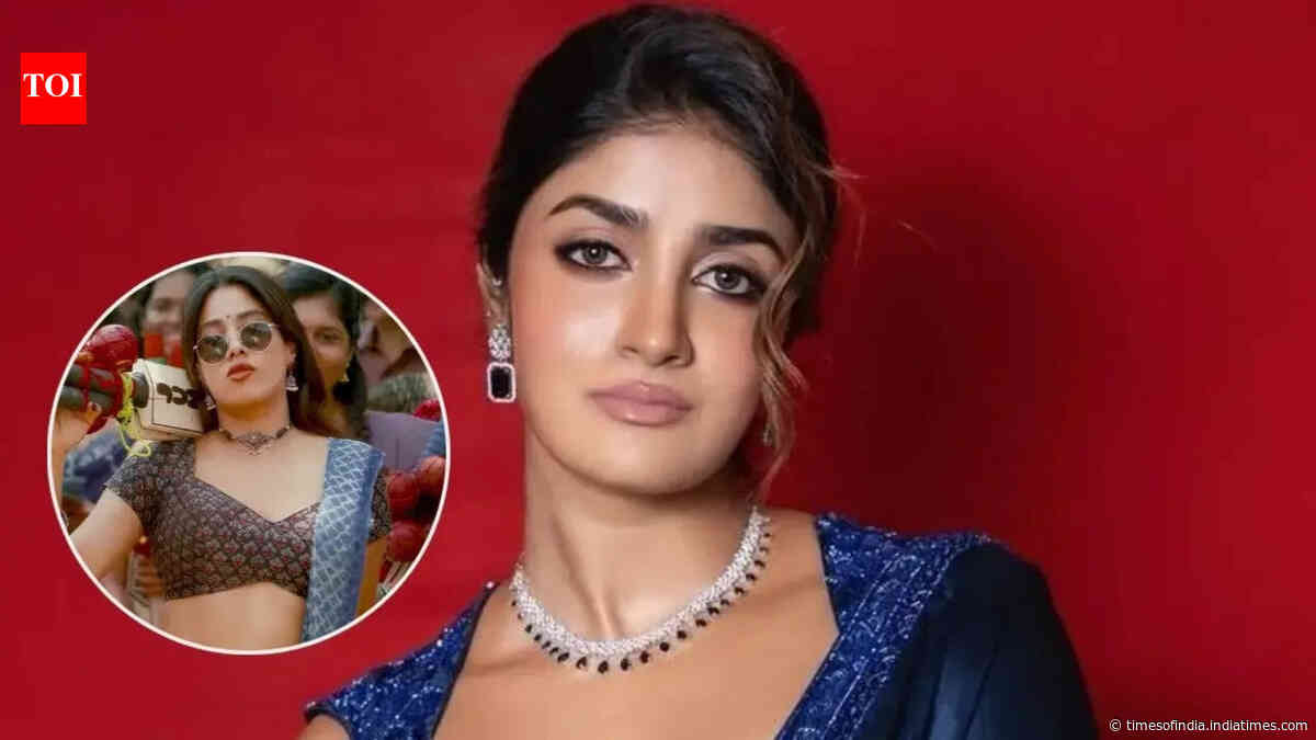 Dimple Hayathi SUPPORTS Janhvi Kapoor in 'Peddi' controversy