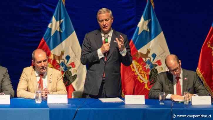 Megarreforma: Kast emplazó a "dejar la discusión entre ricos y pobres"