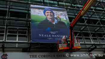 AFL LIVE: MCG pays tribute to Neale Daniher during Big Freeze; Magpies and Demons face off