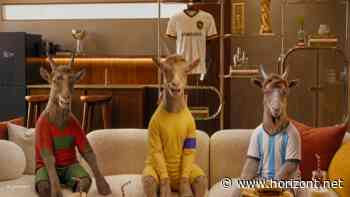 KI-Kampagne "Home of GOATs": Samsung startet Ziegen-Sitcom zur WM - und würdigt Messi, Neuer und Ronaldo