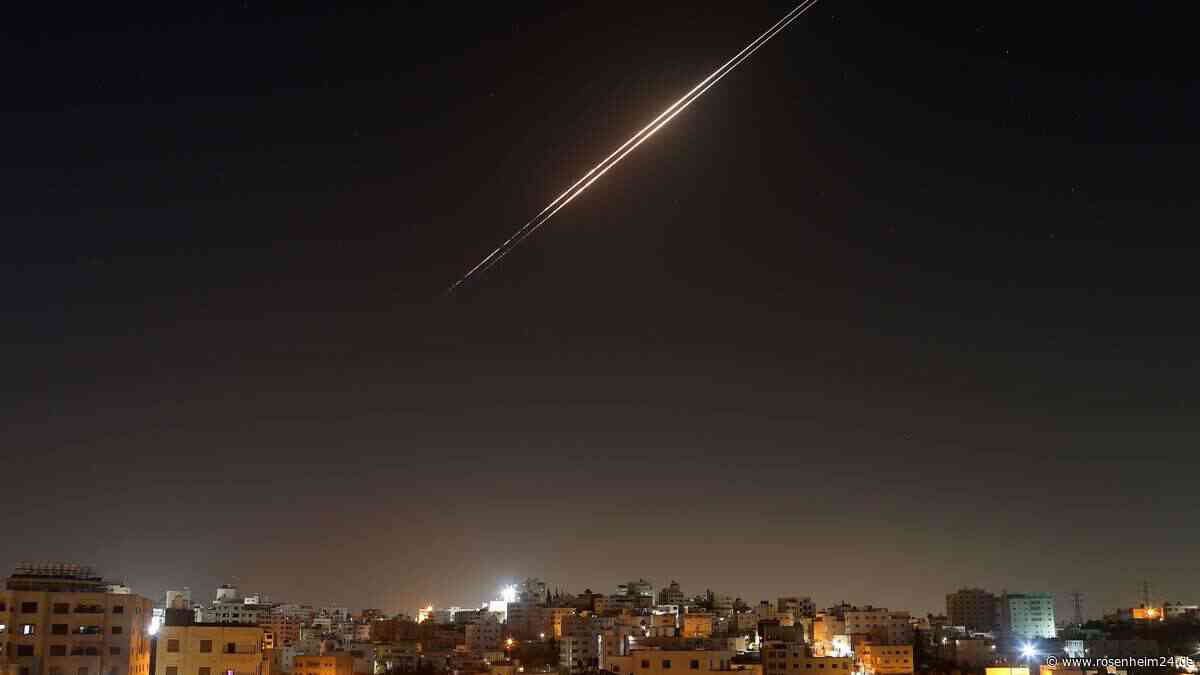 Iran-Krieg: Israels Luftwaffe greift Ziele im Westen und Zentrum des Iran an – Explosionen in Teheran