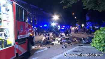 Junge Frau stirbt nachts bei dramatischem Unfall auf Bahrenfelder Chaussee