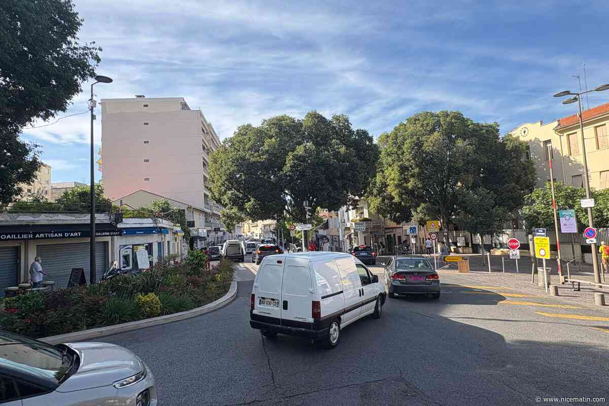 « On peut imaginer que l’ensemble se transforme et soit la véritable entrée de la vieille ville » : la municipalité d’Antibes fait une acquisition d’avenir face à la Porte de France