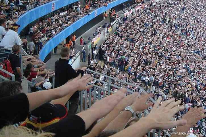 « Je ne pouvais pas manquer cet événement merveilleux » : à quelques jours du match d’ouverture de la Coupe du Monde 2026 sur ses terres, le Mexique bat le record de la plus grande « ola » du monde