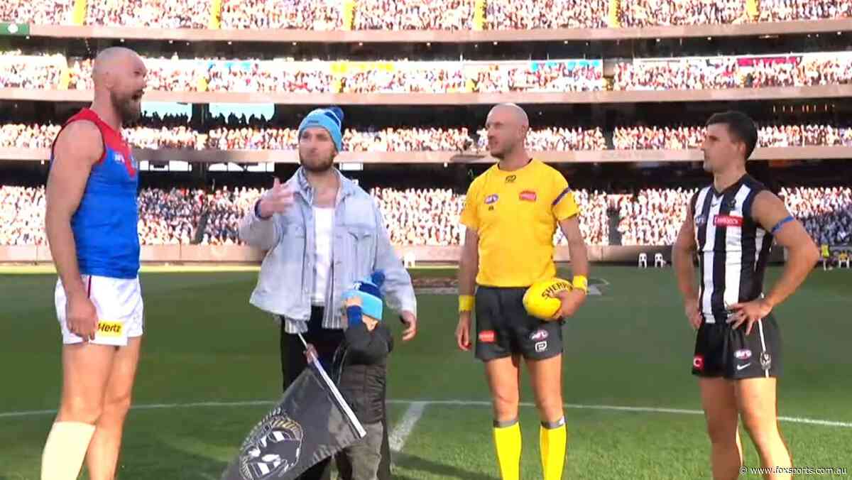 NRL and AFL worlds unite with beautiful Jai Arrow act at MCG