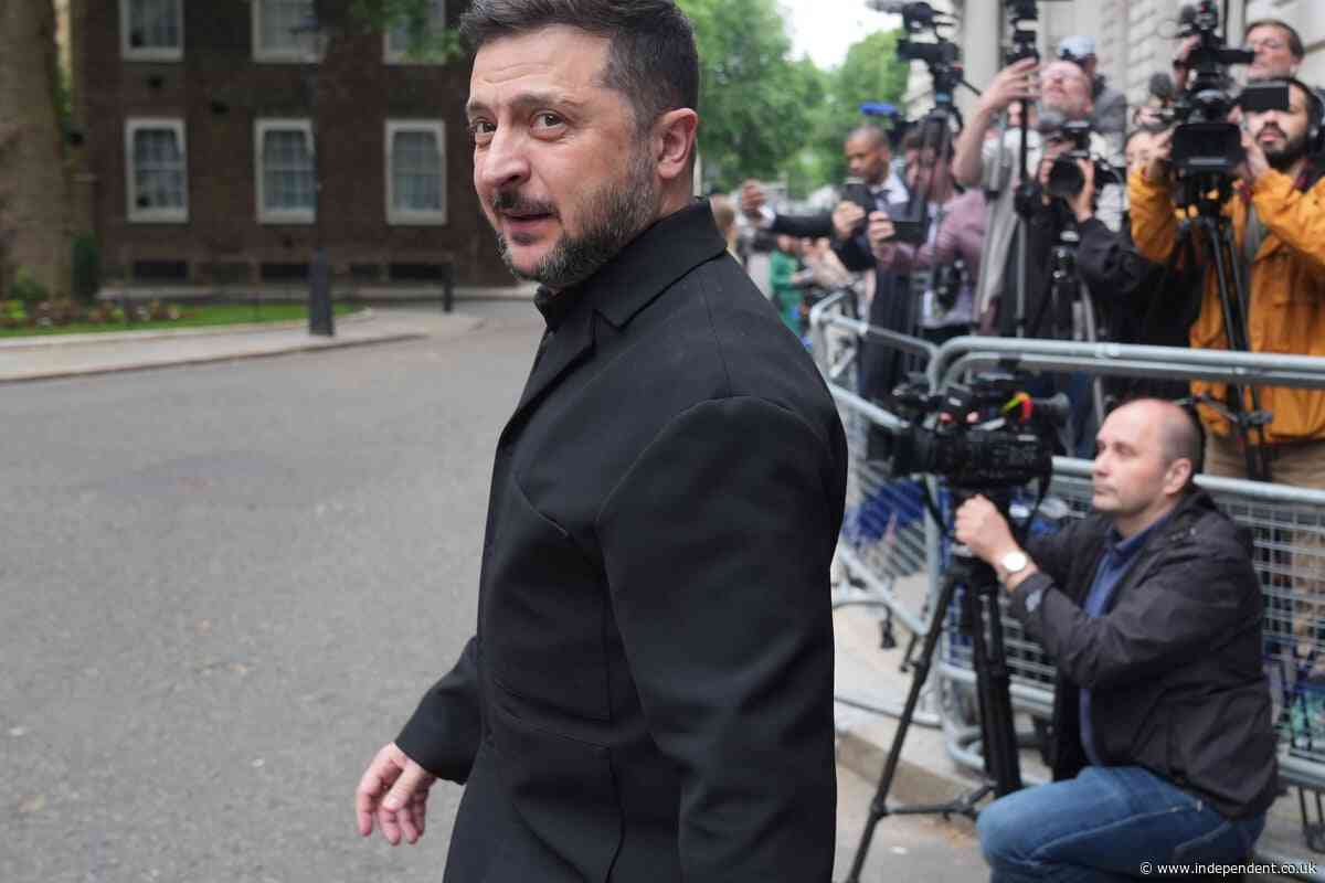 Ukraine-Russia war latest: Zelensky willing to freeze battlefield frontlines as they exist for peace talks