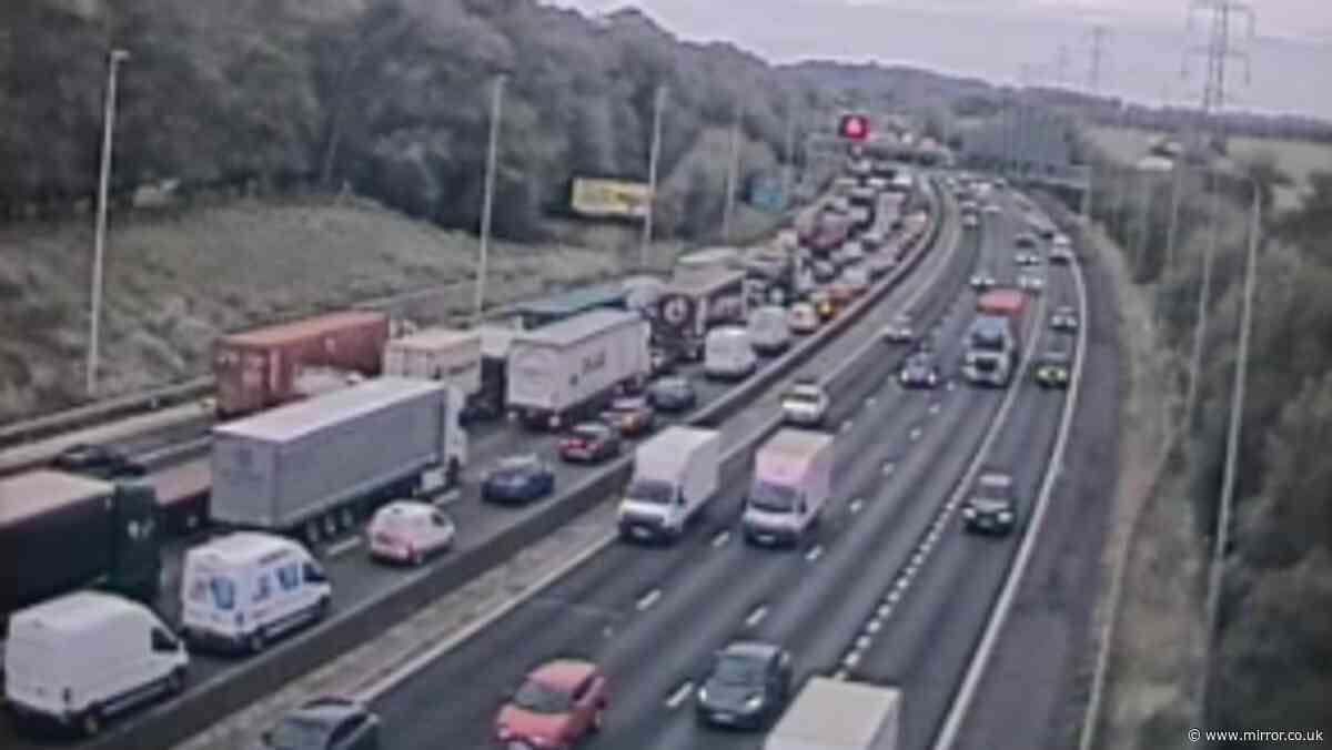 M25 traffic live: Huge fuel spill sparks 7 miles of queues and 90 minute delays