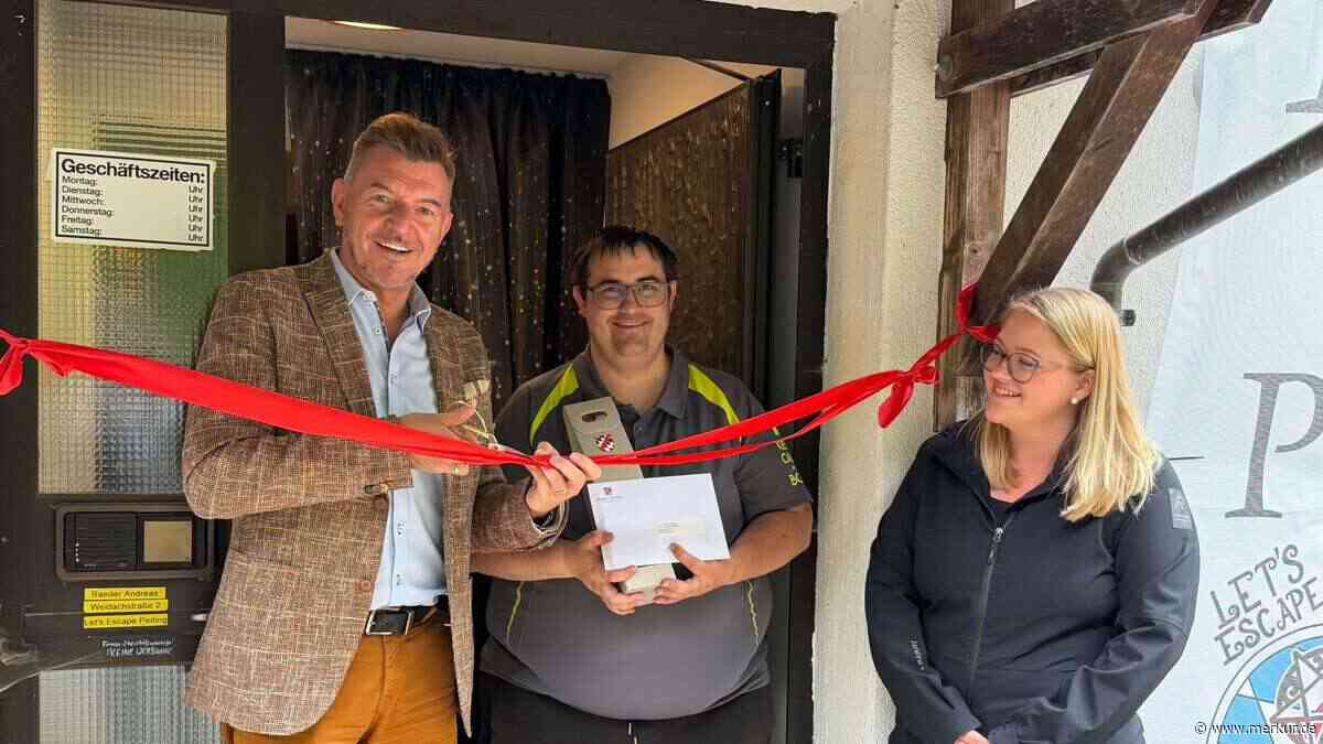 Escaperoom eröffnet in Peiting: Bürgermeister löst erstes Rätsel
