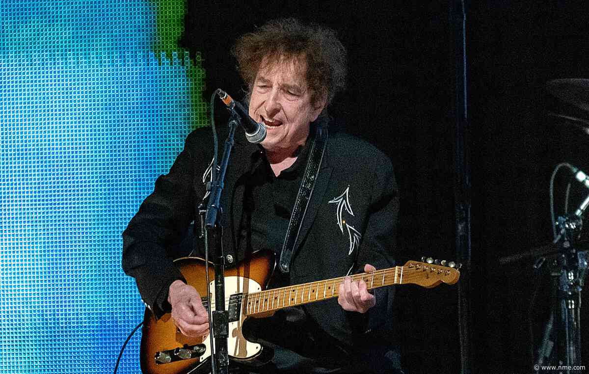 Watch Bob Dylan play ‘Basement Tapes’ track ‘You Ain’t Goin’ Nowhere’ for first time in 14 years at Washington concert