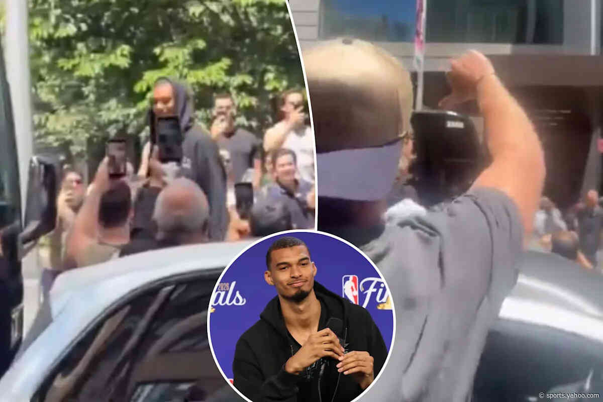 Swarm of raucous Knicks fans fill street to jeer Spurs, Wemby outside team hotel: ‘Get ready to go golfing’