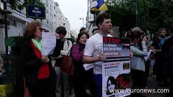 France: Protesters rally outside CNews TV over alleged Kremlin influence