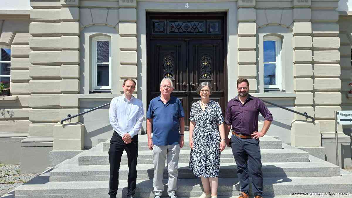 Umfangreiche Informationstour und Referate