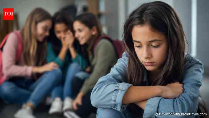 Is your teenager unable to realize they are in bad company? Tell them to look for these 7 signs