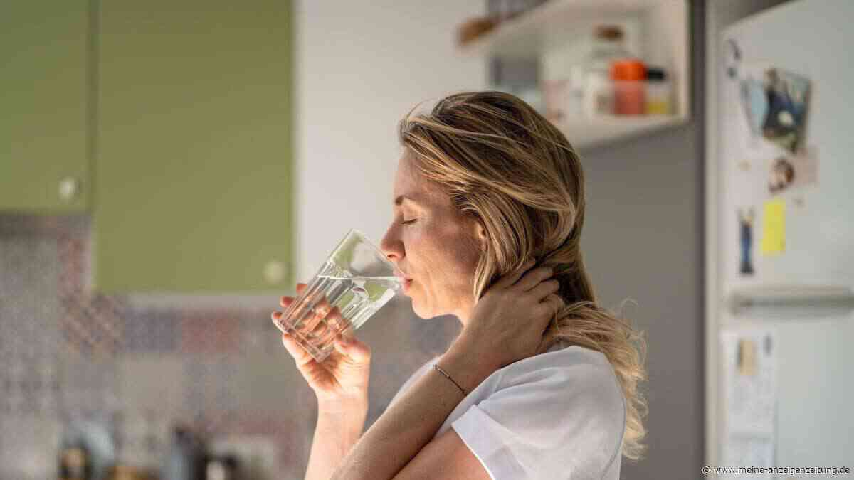 Wasser trinken hilft beim Abnehmen – aber nur mit dieser Strategie