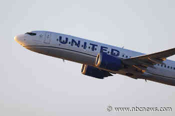 Man arrested and accused of sneaking onto United Airlines flight with fake boarding pass
