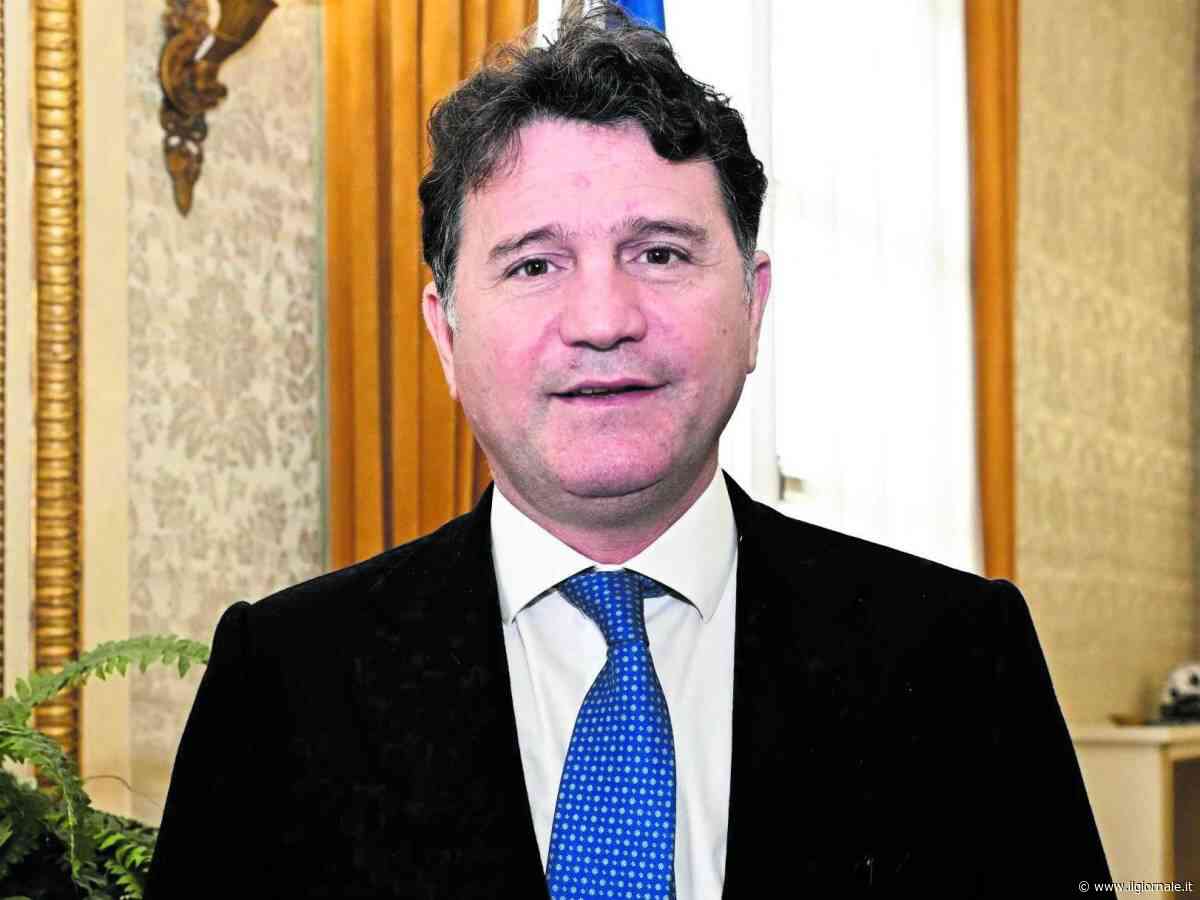 Un impero costruito sulla vendita di materassi. La faida con Martusciello