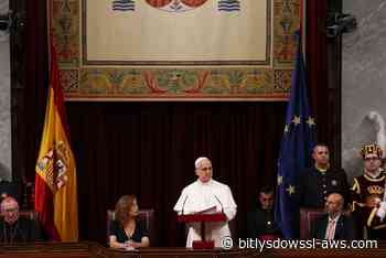 El Papa pide en el Congreso español una respuesta mundial al "trágico drama migratorio"
