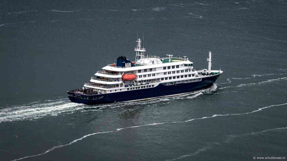 Cruiseschip Hondius verlaat Rotterdam voor eerste reis na virusuitbraak