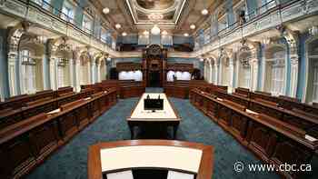Constitution, energy drinks, electoral map: High-stakes bills caught in Quebec’s legislative rush