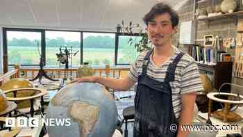 The man making globes for world leaders and Hollywood