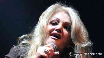 Sorge reißt nicht ab: Bonnie Tyler feiert 75. Geburtstag im Krankenhaus