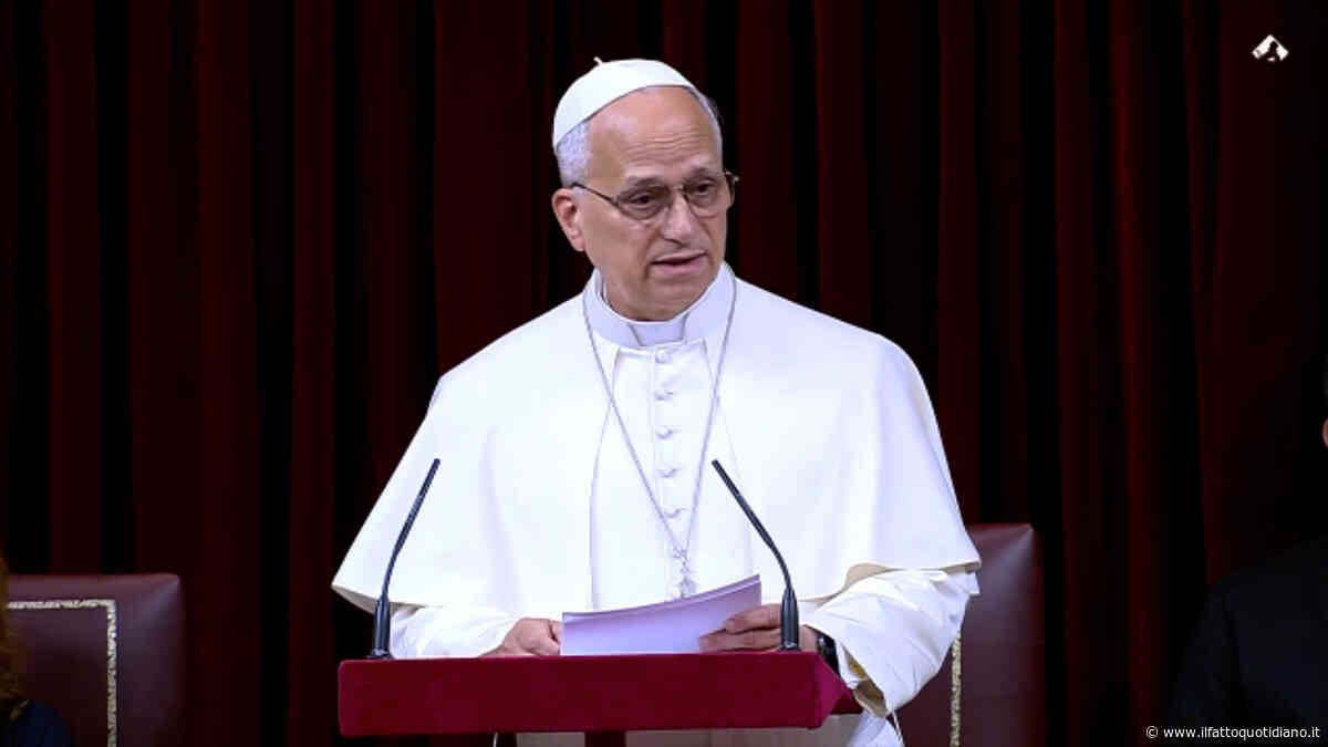 Papa Leone XIV contro il riarmo: “Preoccupante che venga presentato come risposta inevitabile alla fragilità internazionale”