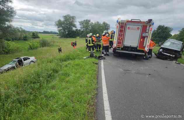 FW Lüchow-Dannenberg: +++ Schwerer Verkehrsunfall in Lüchow-Dannenberg +++ zwei PKW kollidieren frontal +++ Feuerwehr rettet eingeklemmten Fahrer +++