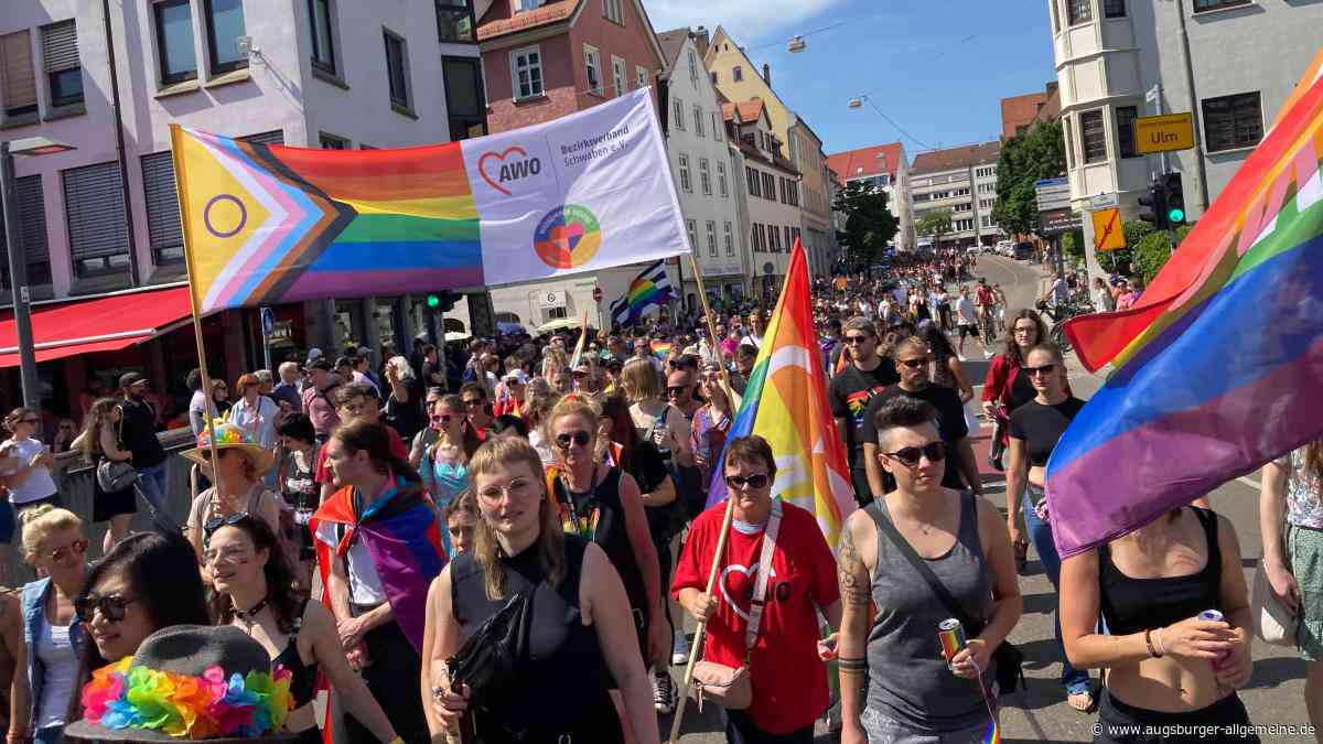 Größte Regenbogenflagge Deutschlands: Bei der diesjährigen CSD-Parade werden Rekorde gebrochen